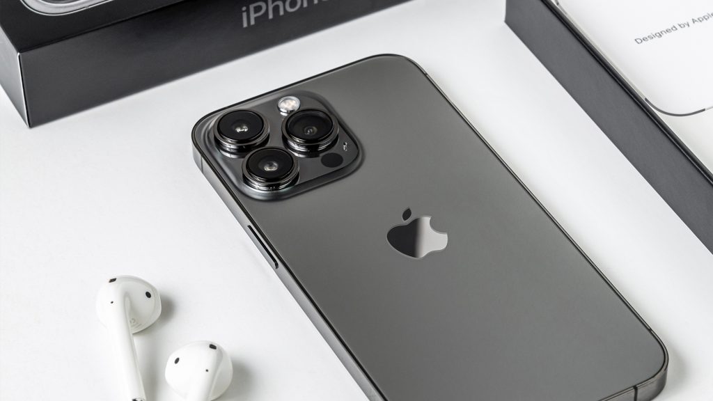 Mystery iPhone ‘running icon’ appears on cell as fans say ‘I’ve never seen that before’ – the real purpose is so useful