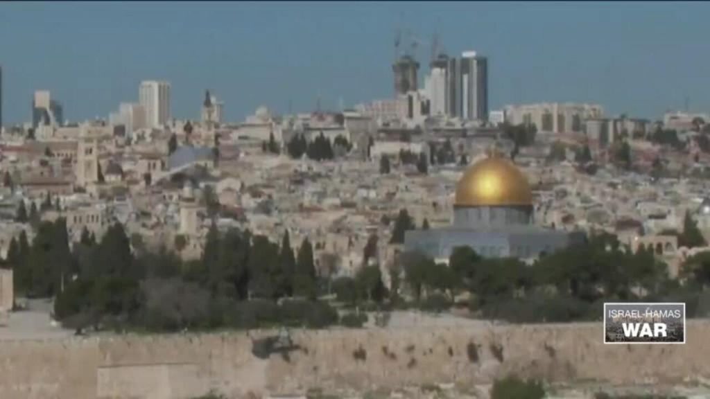 Tensions high around Al-Aqsa mosque as Ramadan begins