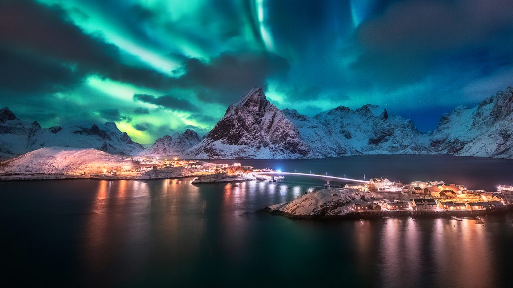 ‘Best chance’ to see northern lights as holes in Earth’s magnetic field tear open – just follow the ’11 year’ rule