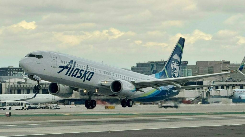 Boeing 737 windscreen CRACKS during landing after spate of huge safety blunders including falling wheel & blown-out door