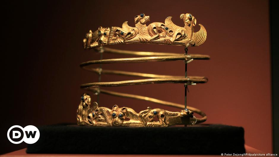 Crimea gold dispute reaches next level – DW – 02/04/2022