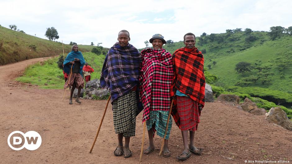 Tanzania pushing out Maasai to attract rich tourists – DW – 07/05/2024