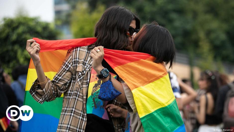 Same-sex couples face hurdles on road to recognition – DW – 07/10/2024