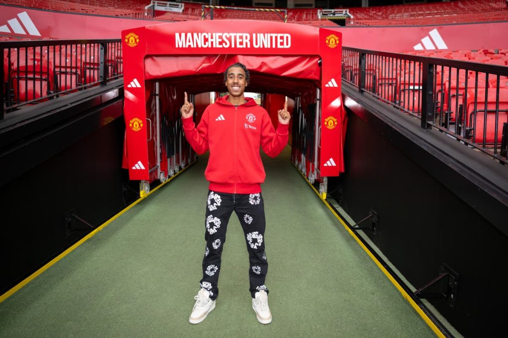 Leny Yoro: Manchester United make French teenager their second-most expensive defender in history