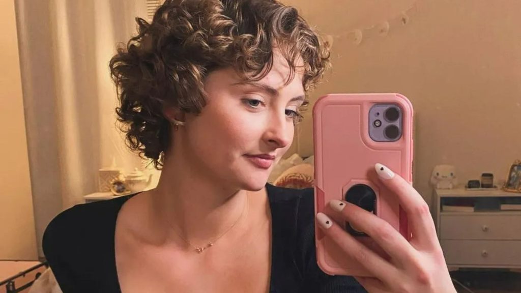 Student, 21, diagnosed with disease that kills 11 people a day after doctors dismissed her as being anxious & dehydrated