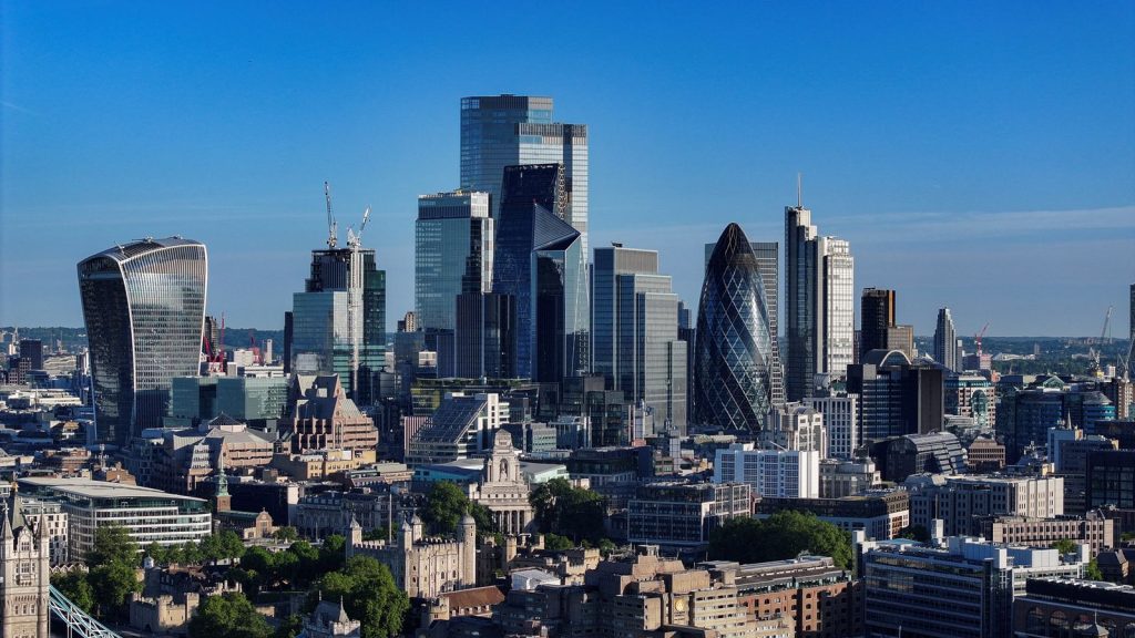 FTSE 100 chief executive pay at record high | Business News