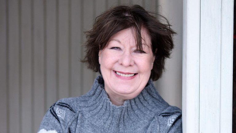 EastEnders and The Bill star Roberta Taylor dies | UK News