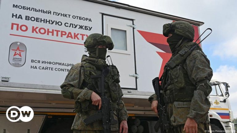 How Russia is recruiting foreigners to fight Ukraine – DW – 08/22/2024