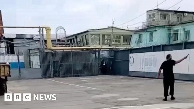 Russian troops storm jail after prisoners seize hostages