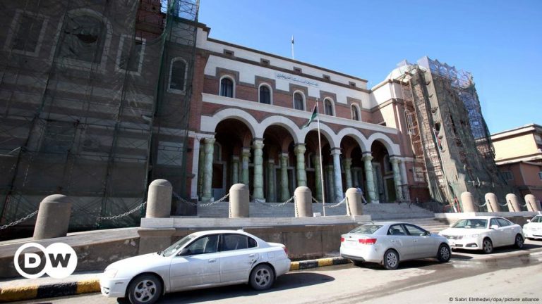 Libya central bank halts operations over employee abduction – DW – 08/19/2024