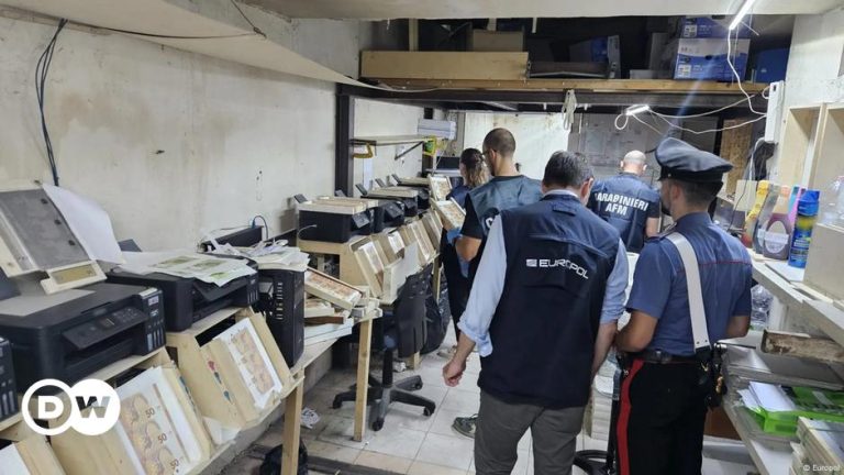 Euro banknotes forger arrested, says Europol – DW – 08/19/2024