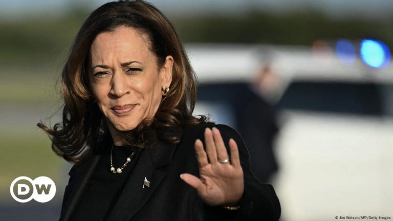 Harris lands in Philadelphia ahead of debate against Trump – DW – 09/10/2024