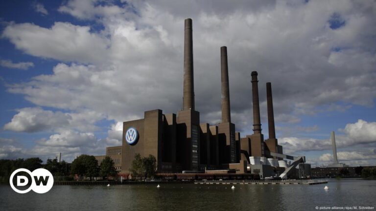 Will city of Wolfsburg survive Volkswagen’s crisis? – DW – 10/20/2024