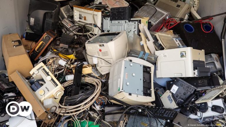 E-waste from AI computers could ‘escalate beyond control’ – DW – 10/28/2024