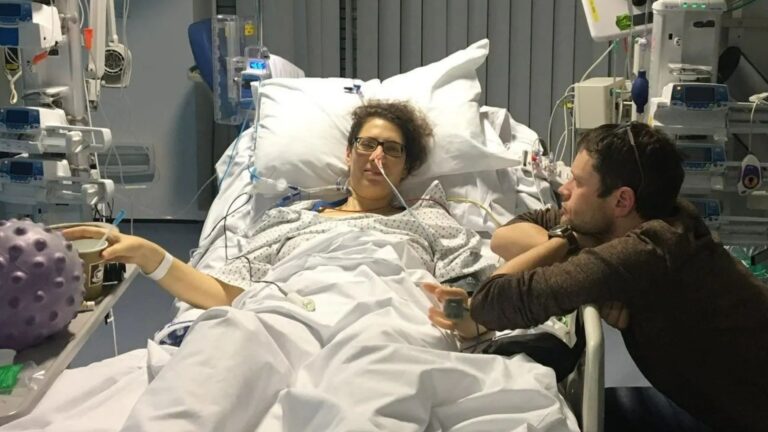 Mum given just weeks to live after devastating cancer diagnosis reveals the two key questions doctors failed to ask her