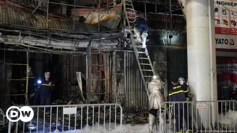 Cafe fire kills 11, police arrest suspect – DW – 12/19/2024