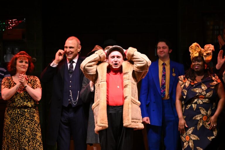 Only Fools and Horses Musical stars ‘visibly upset’ after racist abuse from crowd