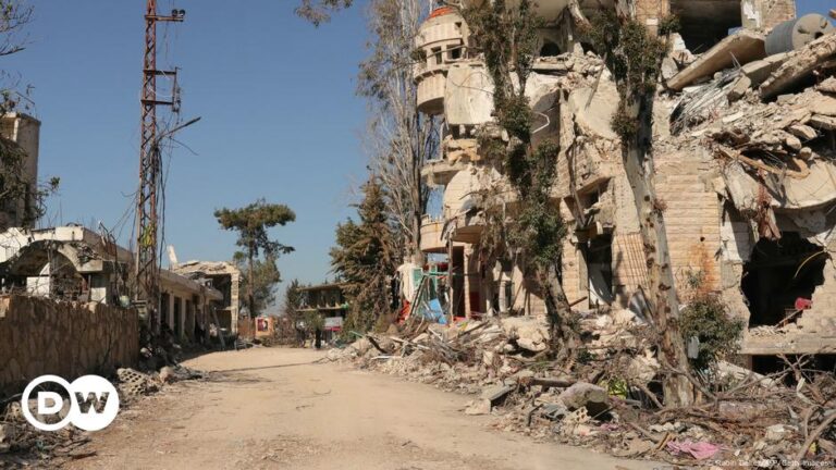 Israel strikes target Hezbollah sites – DW – 02/07/2025