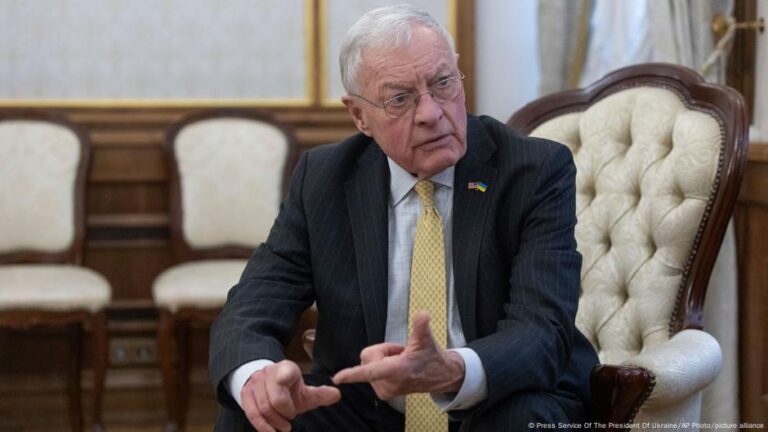 Zelenskyy to meet US envoy after Trump barbs – DW – 02/20/2025