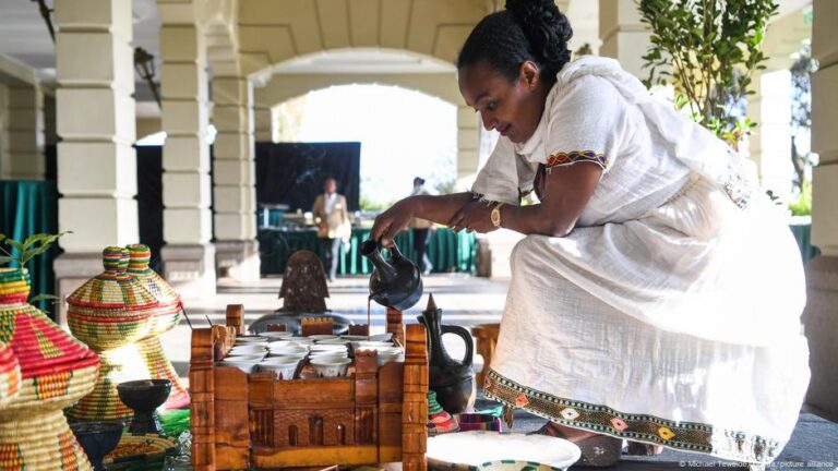 Coffee drinking across cultures – DW – 06/13/2025