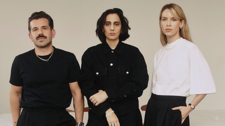 How to launch a fashion brand in 2025