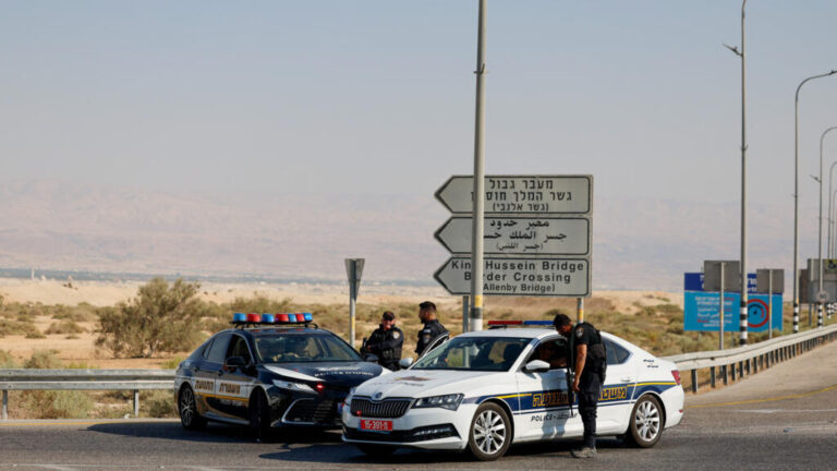Attacker opens fire at crossing between West Bank and Jordan, killing at least two