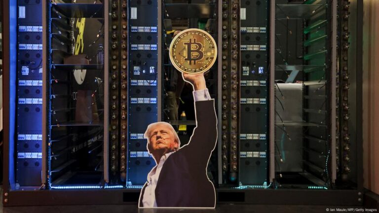 Trump turns crypto king — but at what cost? – DW – 09/15/2025