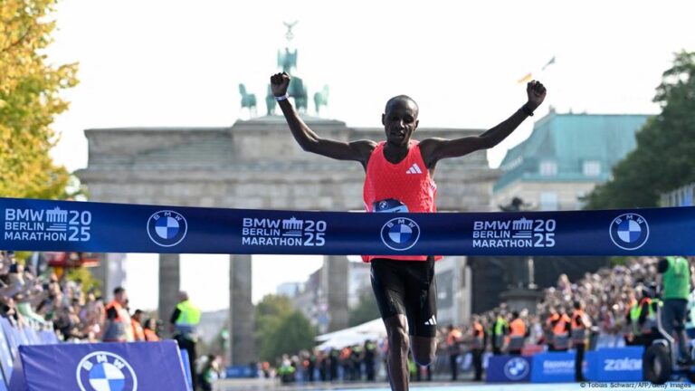 Kenyans double in humid conditions – DW – 09/21/2025