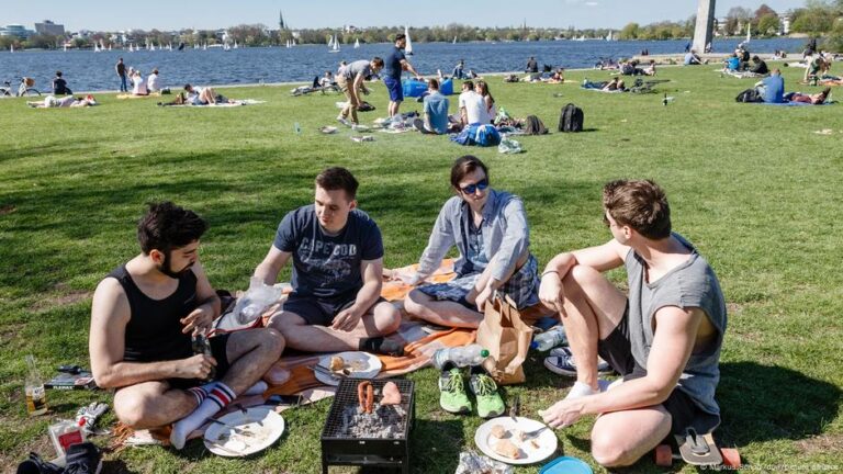 Hamburgers are happiest Germans, study says – DW – 10/27/2025