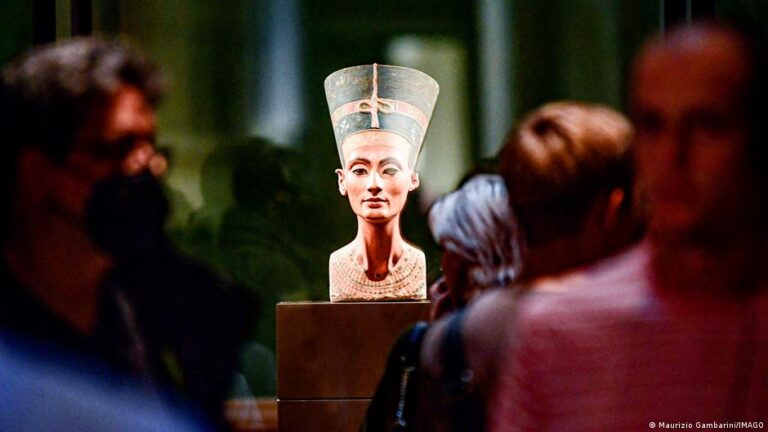 Should Germany return Nefertiti bust to Egypt? – DW – 11/05/2025