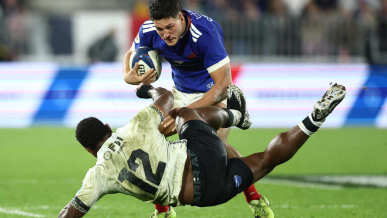 Depoortère double helps France survive scare from spirited Fiji