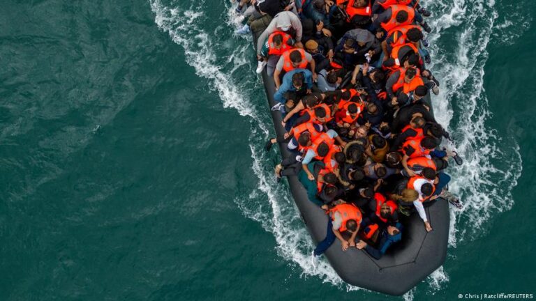 UK announces asylum policy ‘overhaul’ to cut refugee numbers – DW – 11/16/2025