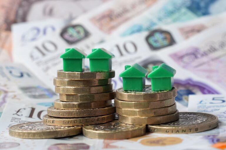 UK interest rates set to stay at 4%, but policymakers ‘deeply divided’