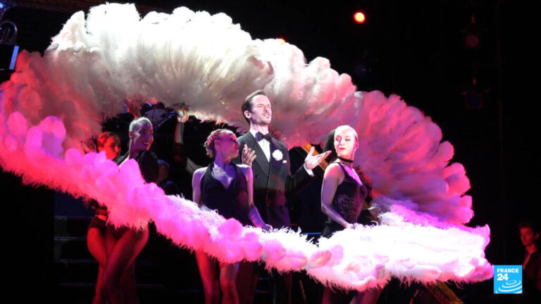 All that jazz: 'Chicago' brings grit and glamour to Paris