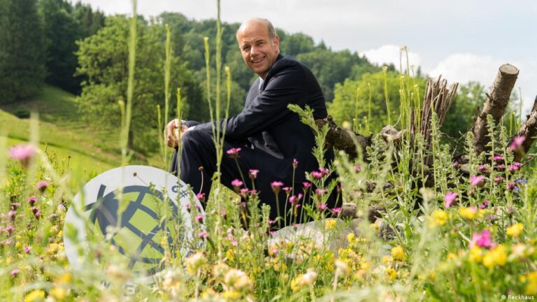 Pesticide maker sacrifices profits for being nice to insects – DW – 11/29/2025