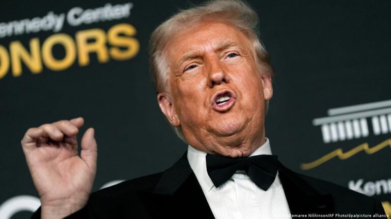 Trump casts doubt on Netflix-Warner Bros. deal – DW – 12/08/2025