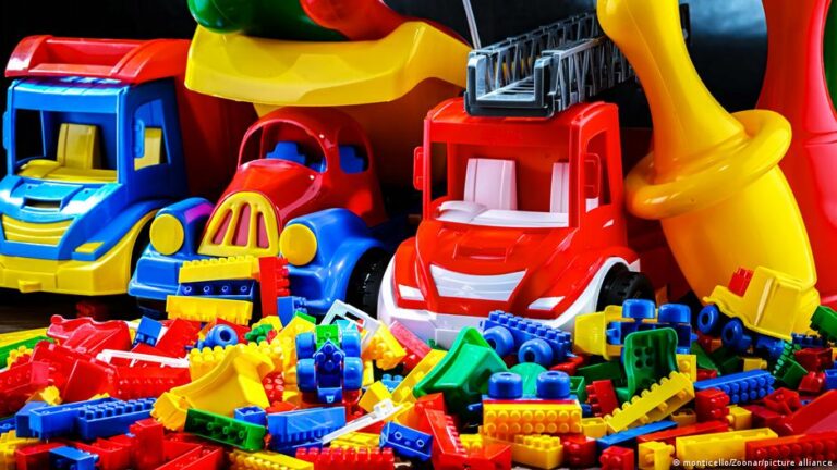 Cheap toys can pose health hazard – DW – 12/13/2025