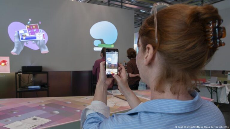 German history museum offers fresh take on postwar years – DW – 12/10/2025