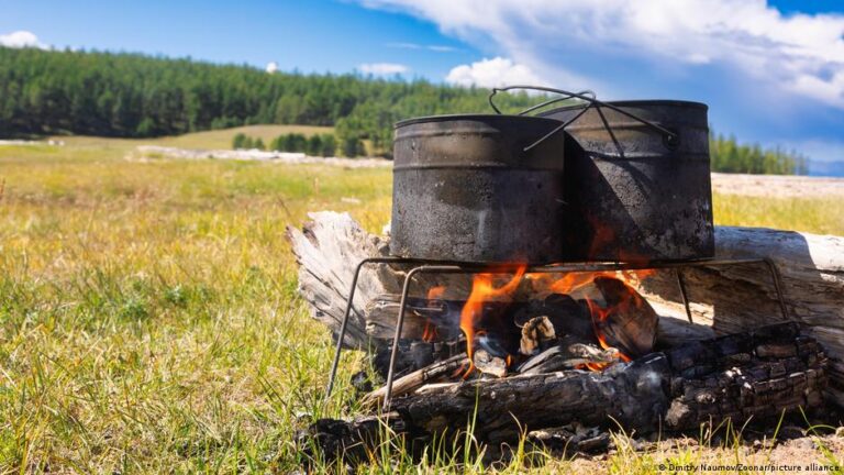 Signs of 400,000-year-old Neanderthal campfire found in UK – DW – 12/10/2025