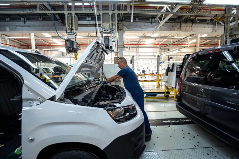 Vehicle production fell 15% last year, report shows