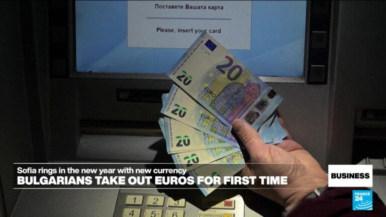 Bulgarians ring in the new year by withdrawing euros