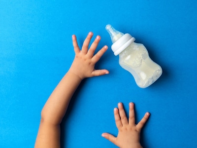 Na vele meldingen van zieke kinderen wil EU-autoriteit lagere drempel voor giftige stof in babyvoeding