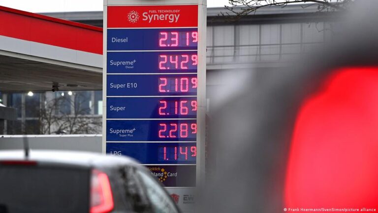 Coalition split widens over fuel price relief