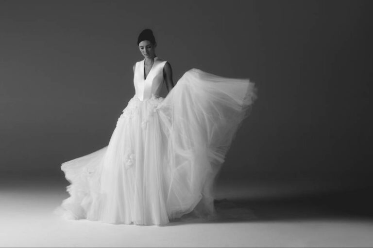 Justin Alexander Group lanceert nieuw ‘quiet luxury’ bruidsmodemerk Poeza