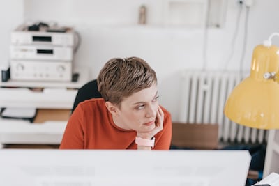 Bore-out is schadelijk: ‘De tijd gaat vooruit maar jij staat stil, uiteindelijk wordt dat idee stressvol’