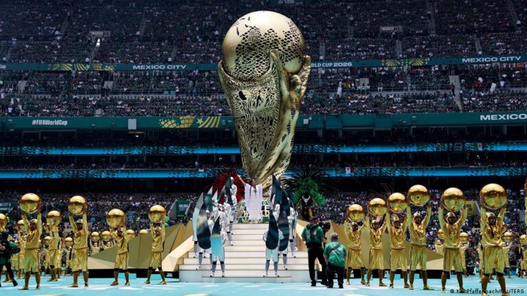 World Cup starts in Mexico City