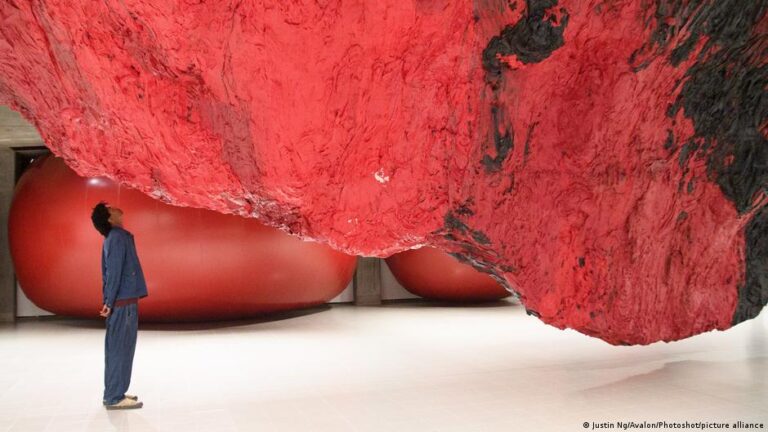New exhibitions for Anish Kapoor: Art on the edge