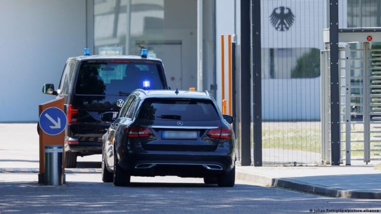 Minister warns of high terror threat