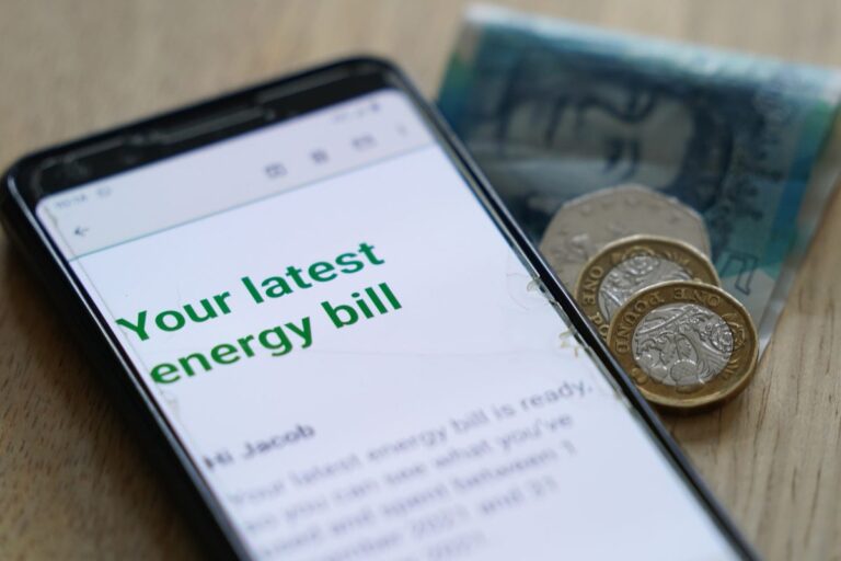 Households urged to send in meter readings as energy price cap jumps 13%