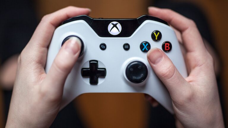 Xbox 'reset' as Microsoft cuts 4,800 jobs
